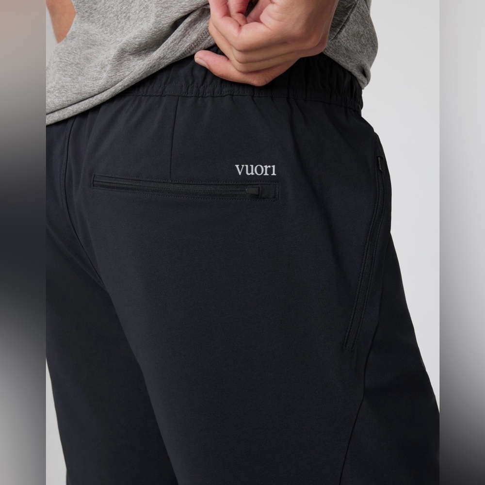 Men’s Vuori Train Tech Short- Black - Picture 2 of 13